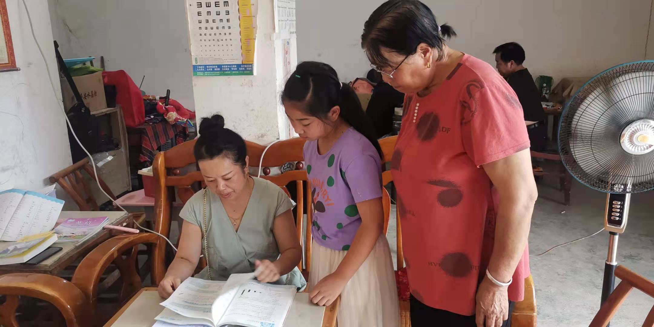 县思源实验学校：访万家灯火 筑安全防线