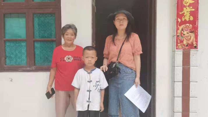 桑植县十一学校开展暑期防溺水安全教育“家访”活动