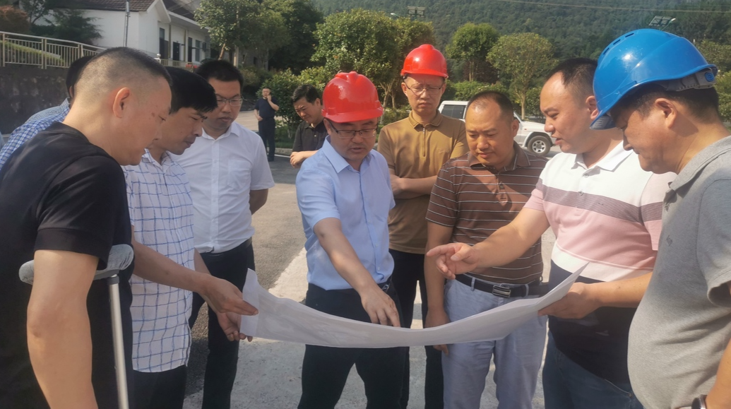 梁高武：纾困解难 全力推进工业强县建设