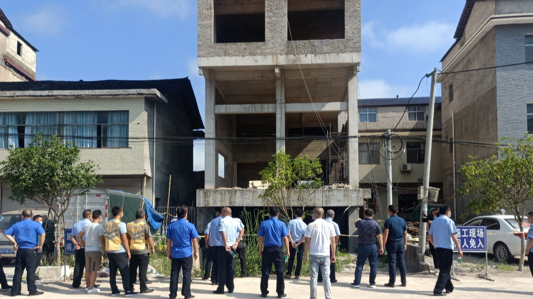 控违拆违：瑞塔铺镇一处违法建设依法拆除