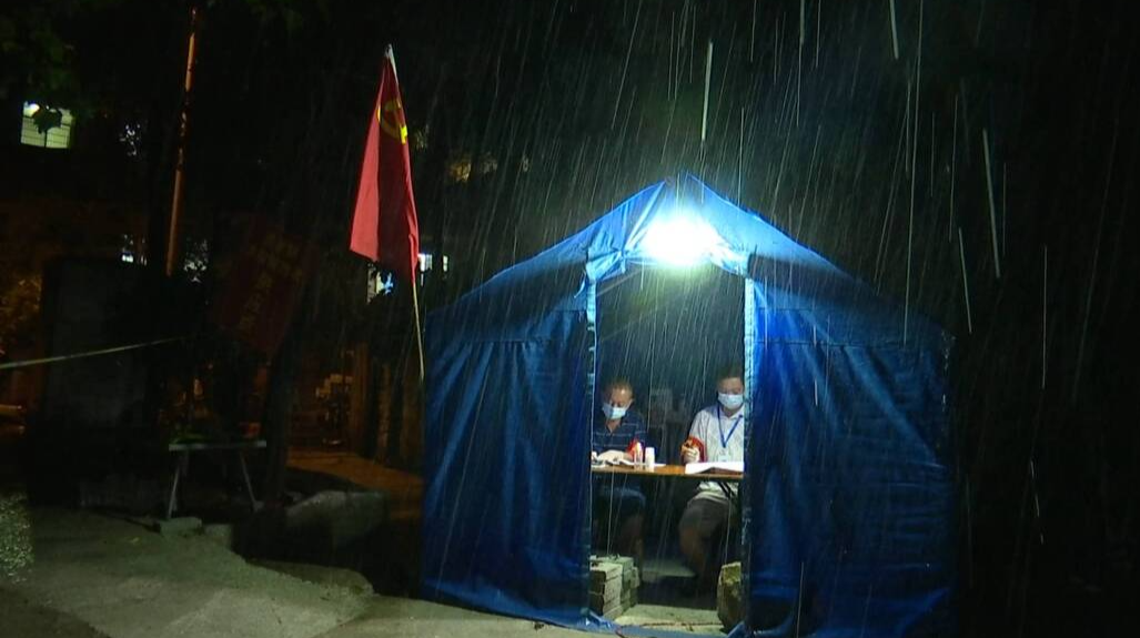 黄春林：义无反顾地冲在抗疫一线