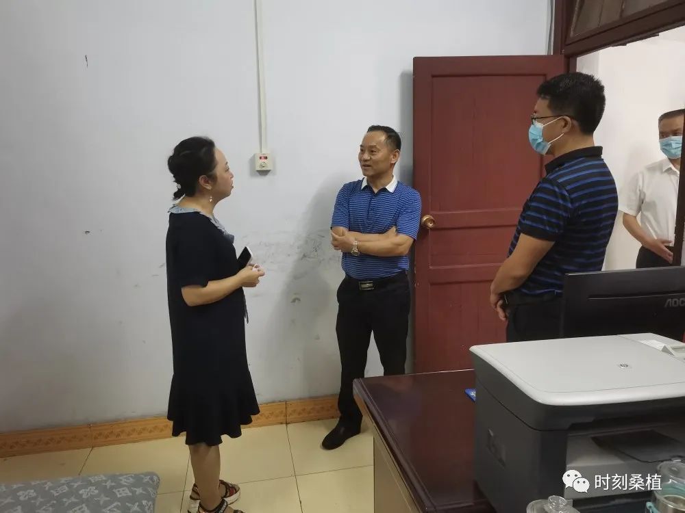 省人大常委会联工委来桑调研