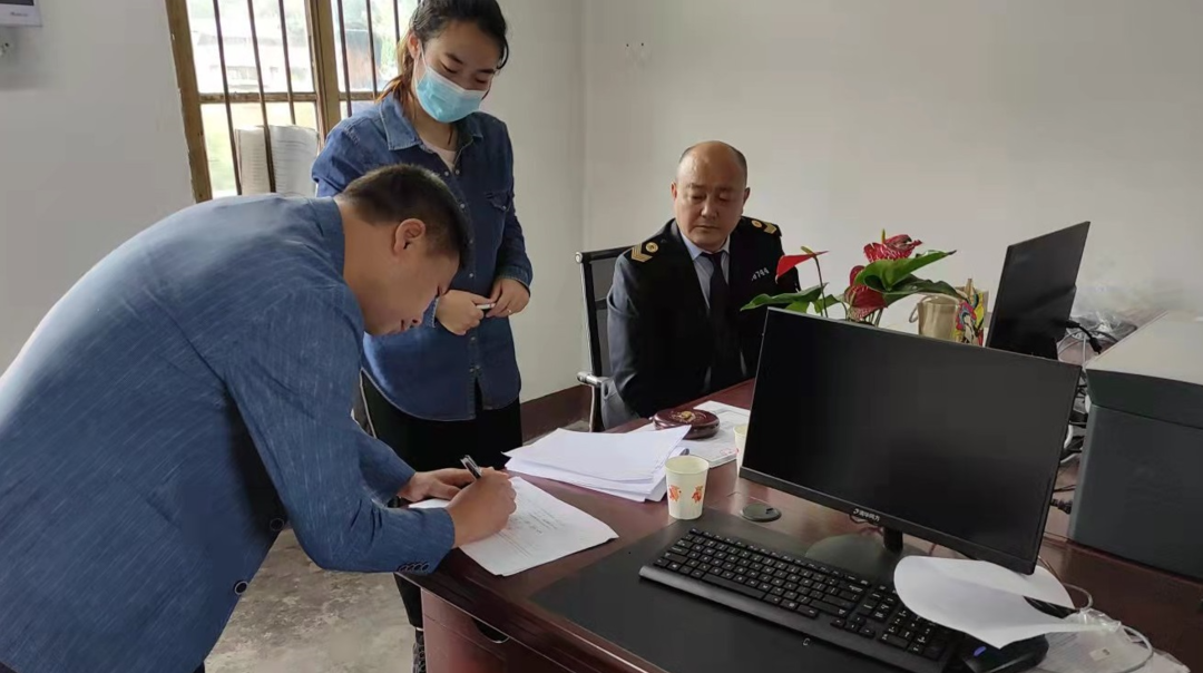 长潭坪学校接受“双随机、一公开”卫生检查 保障师生的健康