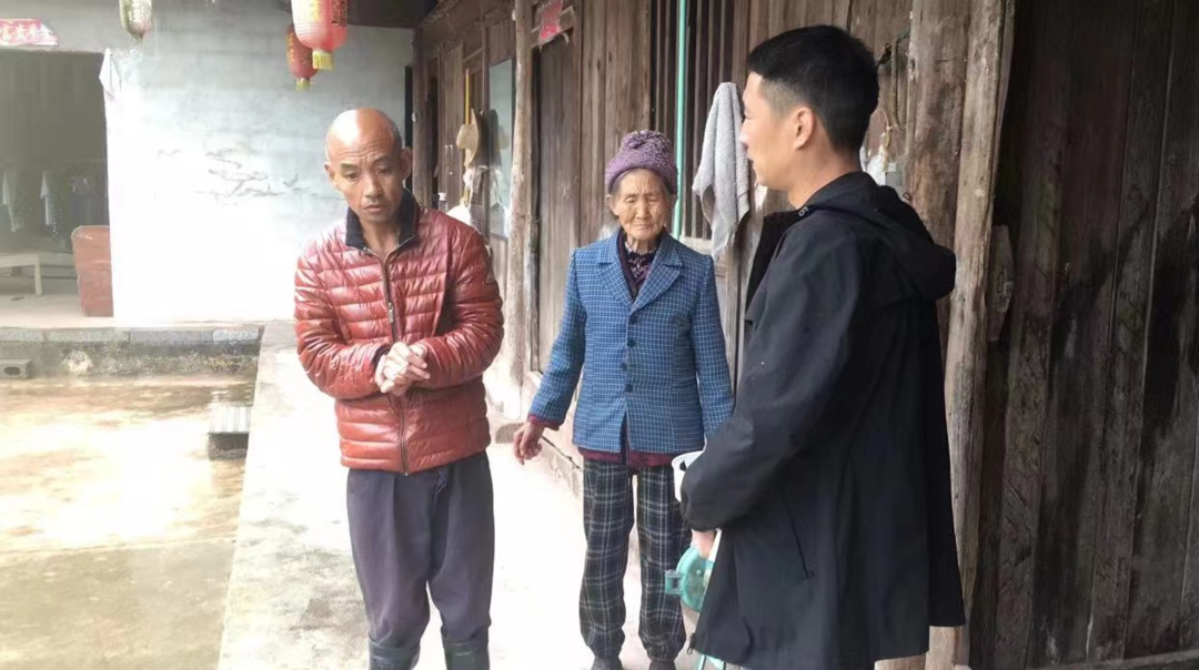 ​空壳树乡虎形村：围坐一团听民意 党员走访暖人心