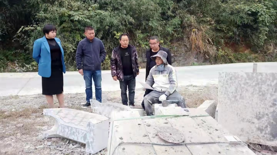 官地坪镇开展清理整顿墓碑制造场所专项行动