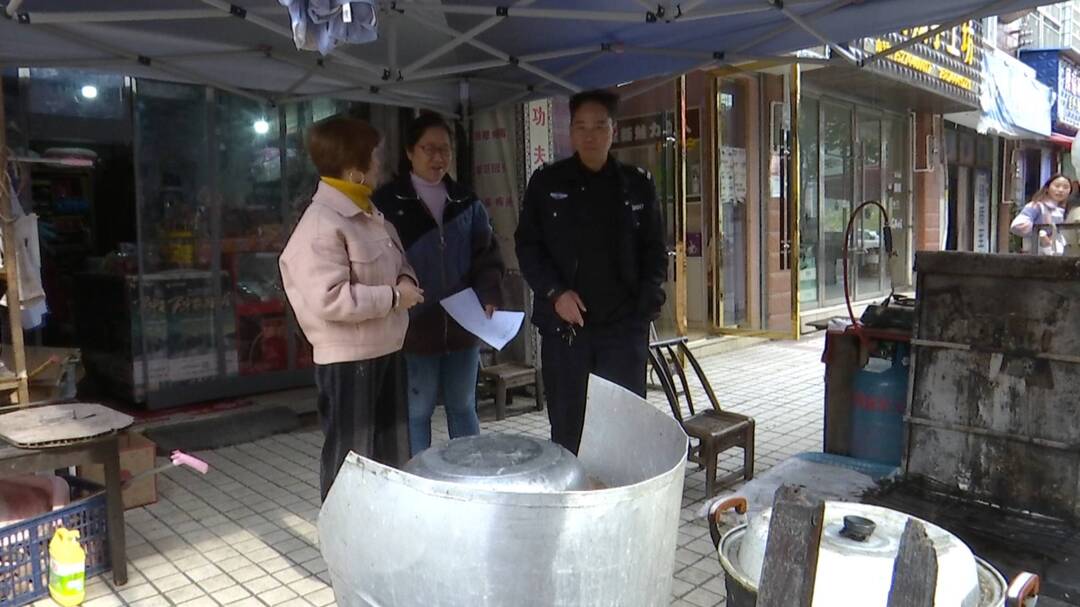 县爱卫办暗访检查迎接省级卫生县城复审工作