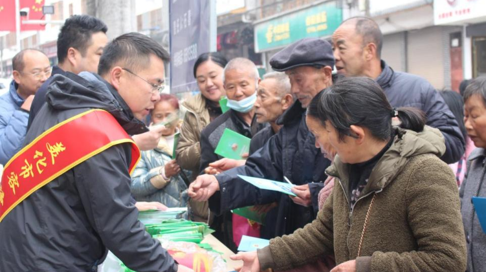 瑞塔铺镇开展垃圾分类宣传活动