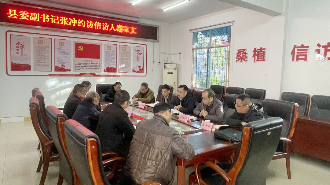 张冲到县信访局接访  信访人合理诉求顺利化解