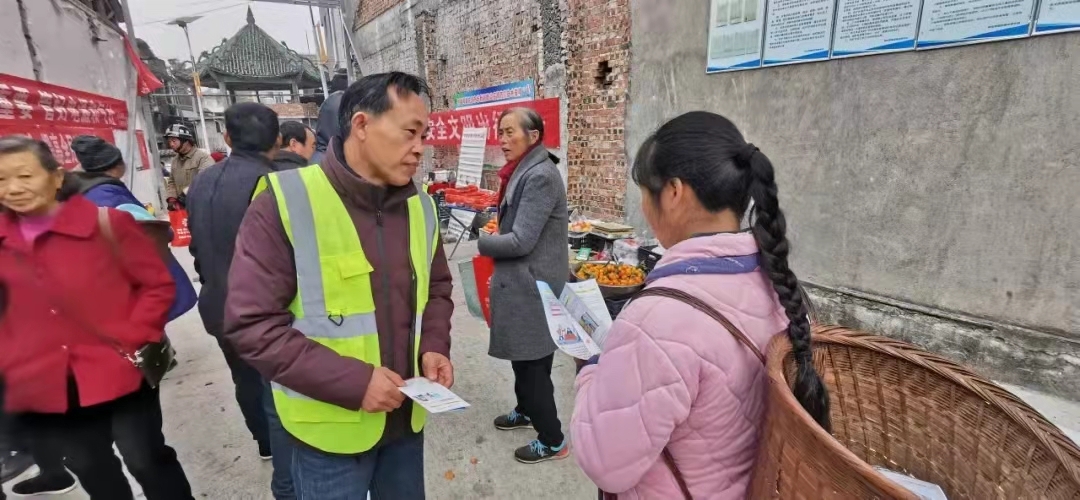 宪法宣传周：桑植县桥自弯镇开展系列活动引导群众学法用法