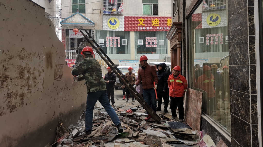 控违治违丨澧源镇：多部门联合行动 依法拆除一违法建筑