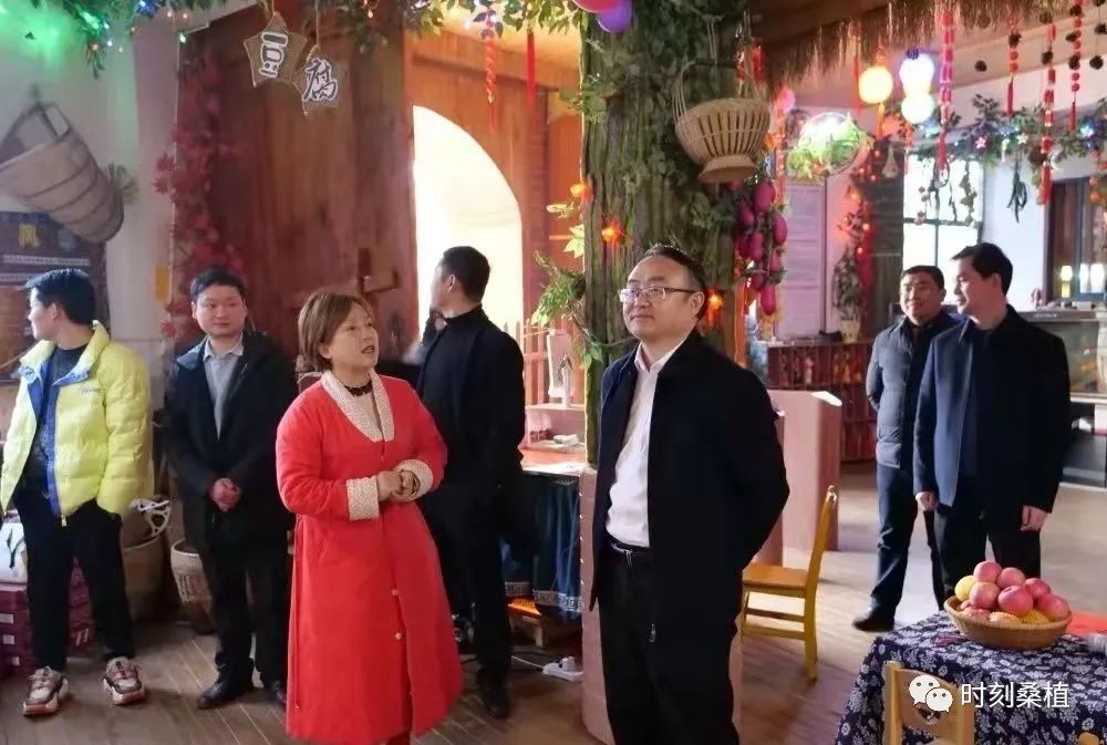梁高武到县民族幼儿园调研 慰问新阶联代表