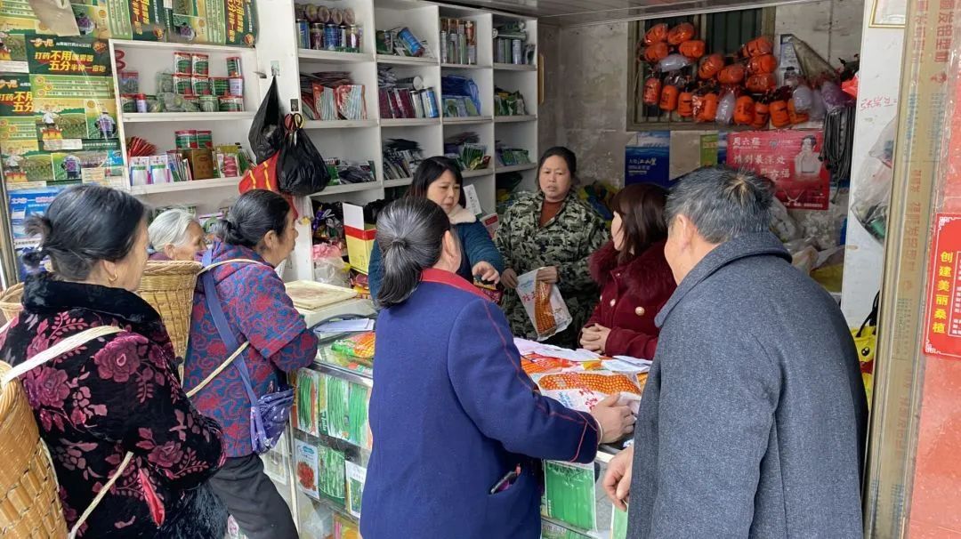 种子市场销量旺 农户春耕选种忙
