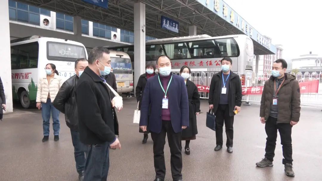 钟照寰带队检查城区“场所码”落实情况