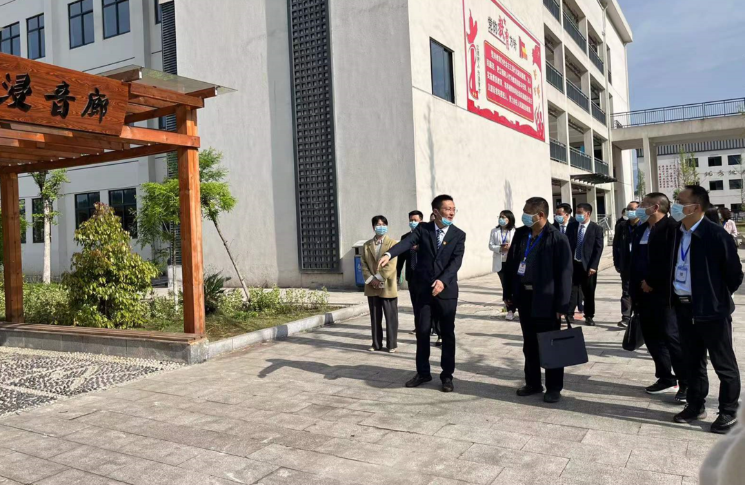 县人大常委会调研桑植县芙蓉学校义务教育“双减”工作