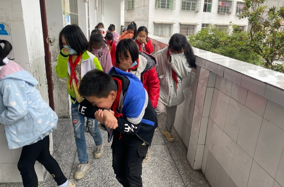 龙潭坪学校开展"减灾教育活动"
