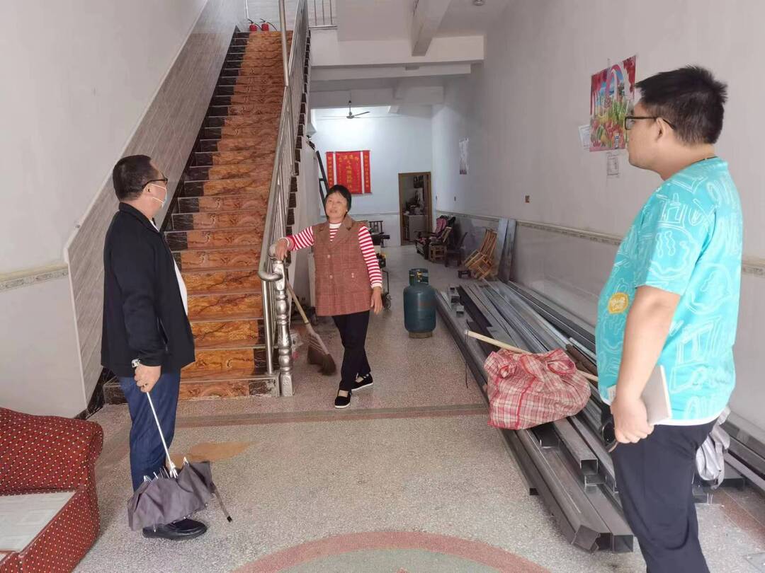 桥自弯镇：扫黄打非无死角 文明创建进行时
