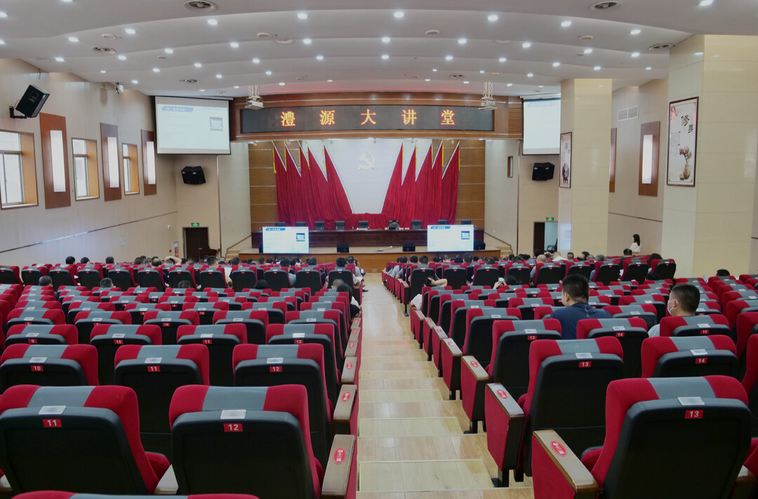 县委理论学习中心组（扩大）集中学习暨“澧源大讲堂”举行
