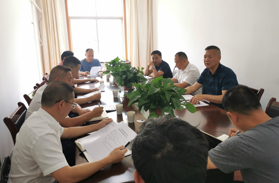 文明创建丨县创文办：美化市容环境 整治临时市场