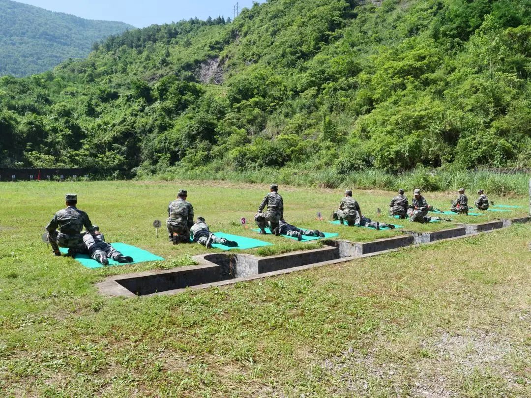 桑植县举行2022年度在职处级领导“军事日”活动