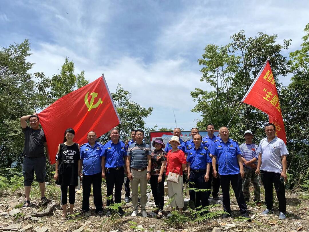 桑植县城管局：追寻红色革命足迹 开展助农服务活动