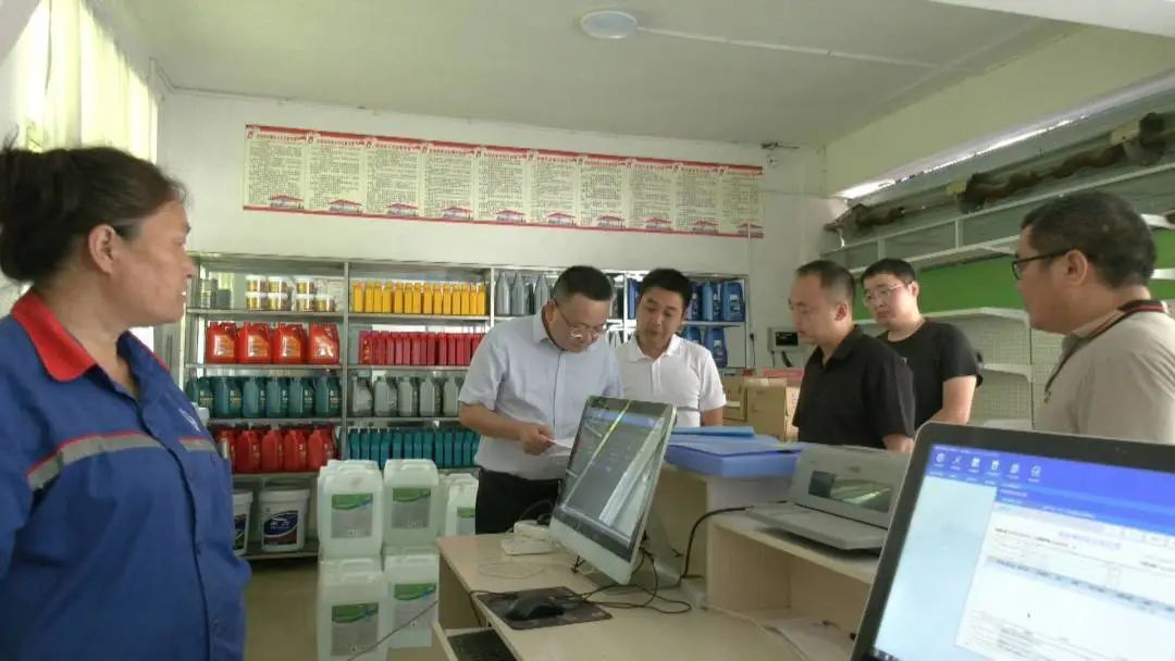 张金华到竹叶坪乡检查安全生产工作