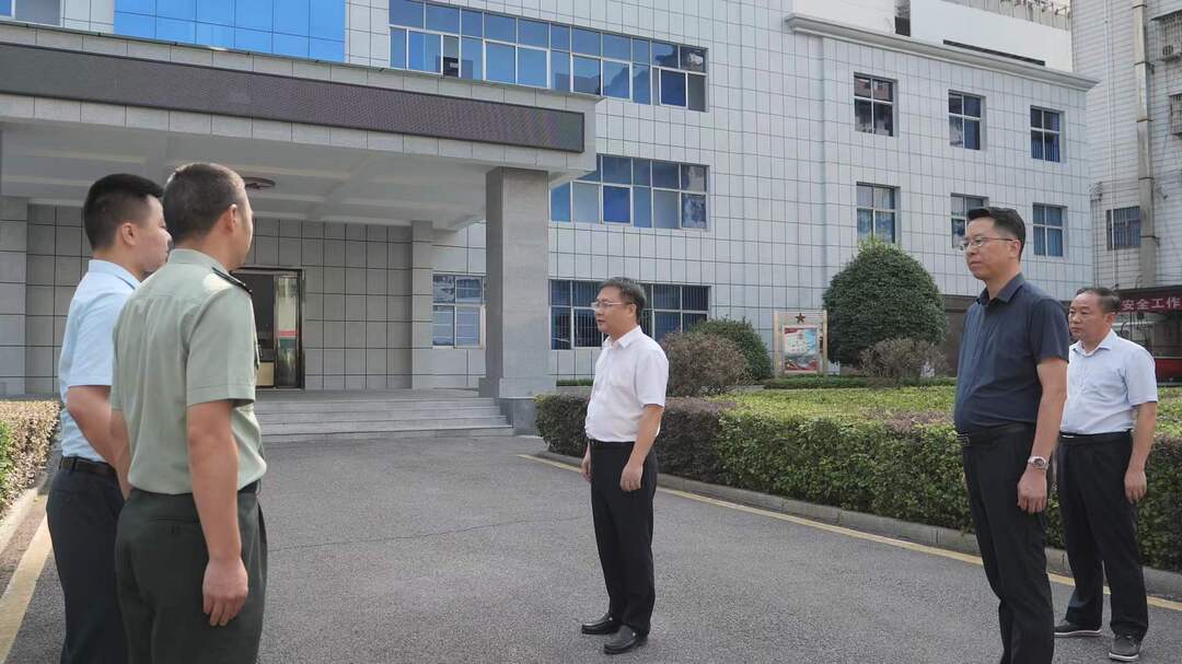八一建军节 曹飞走访慰问广大官兵、抗美援朝老复员军人代表