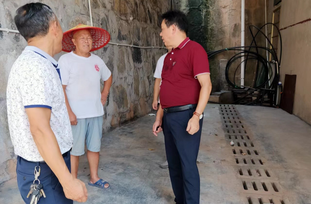 我县开展农村生活污水入户核查  为改善农村环境提供基础保障