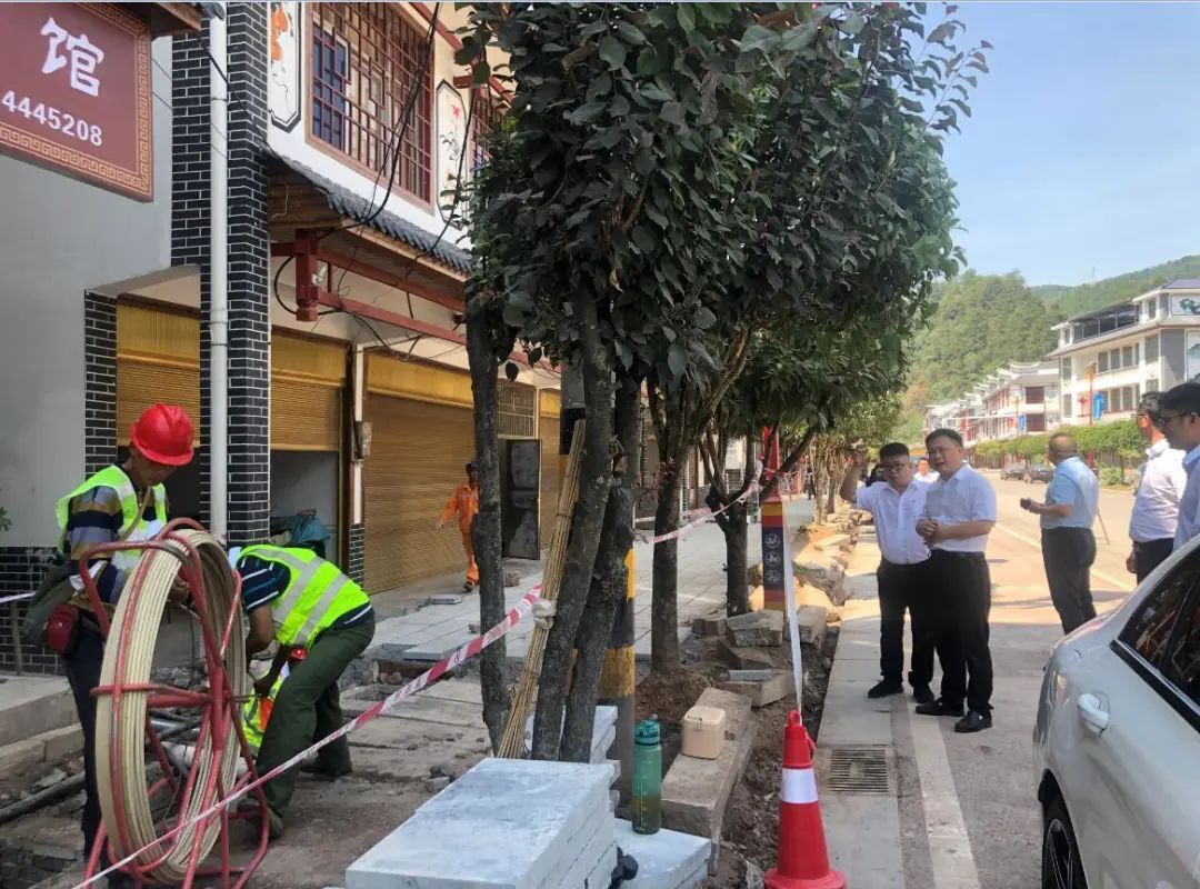 曹飞看望慰问移动公司一线人员