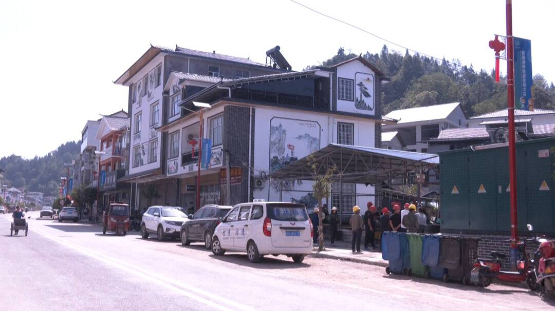 控违治违 | 洪家关白族乡开展违法建设集中拆除周行动