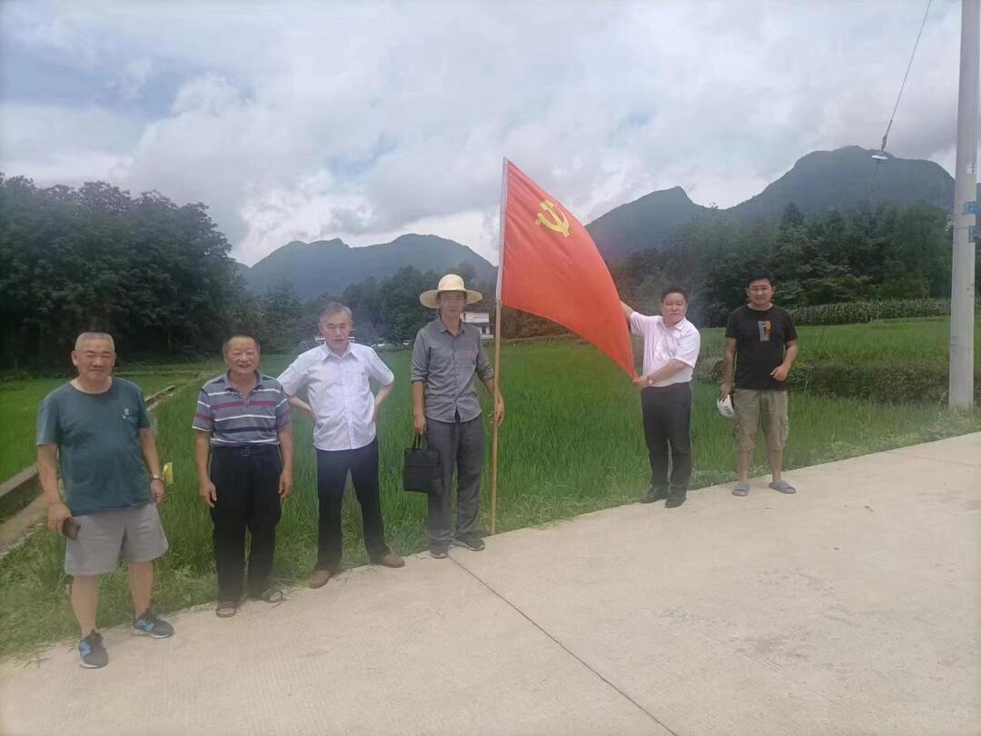 万企兴万村 官地坪镇商会在行动