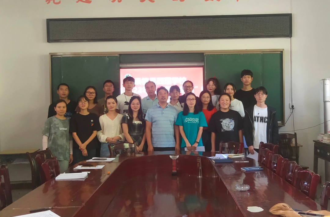 桑植县西莲学校：师徒结对共育桃李 青蓝工程薪火相传 ​