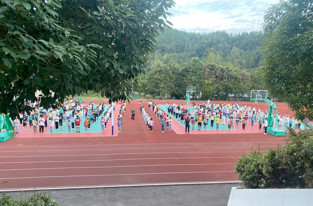 马合口学校开展经典晨读活动  让阅读成为一种习惯