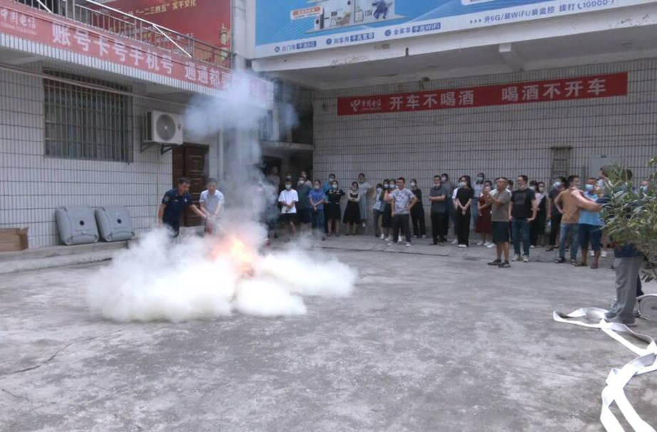中国电信桑植分公司开展消防应急知识培训与现场演练活动