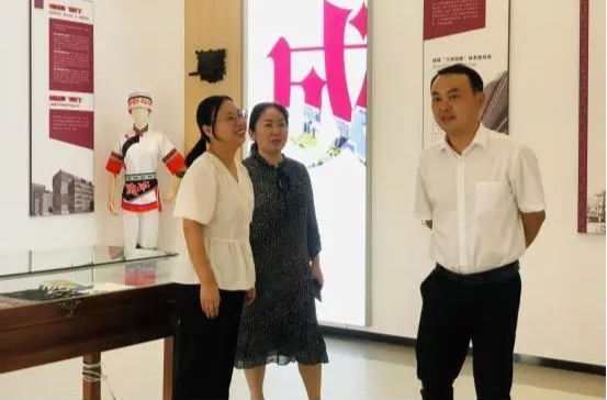 胡辉调研桑植飞地经济产业园企业入驻服务工作