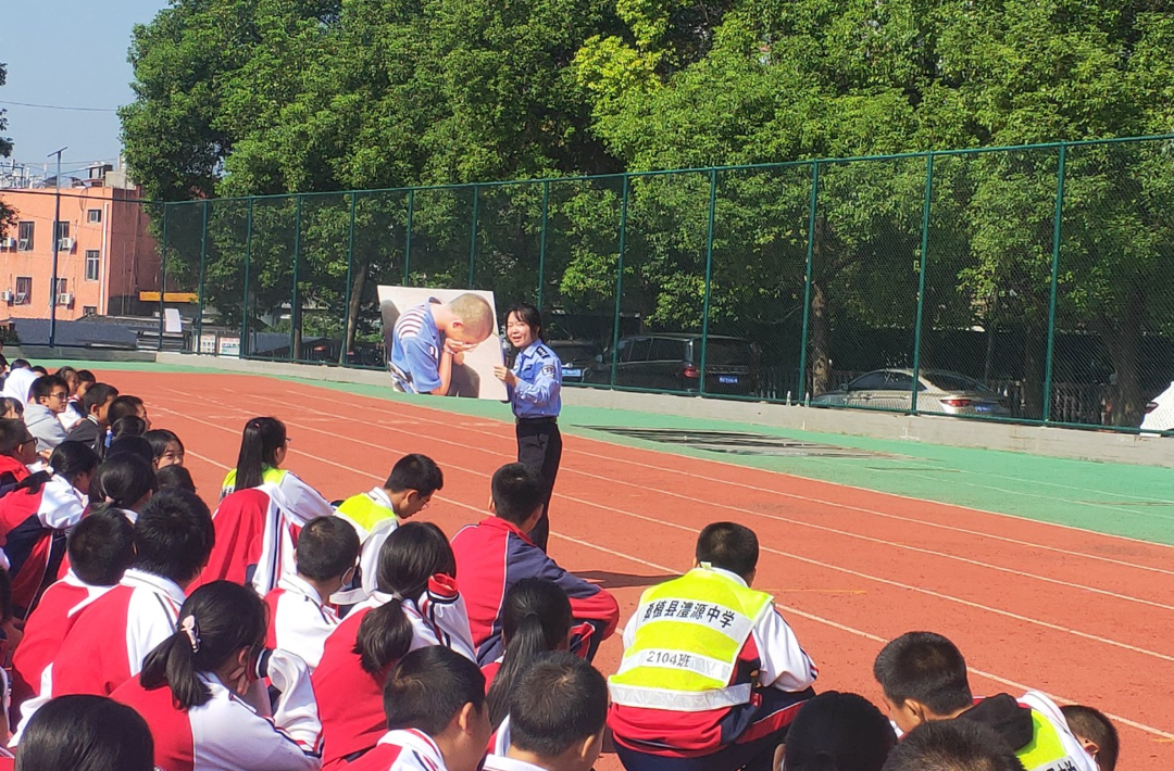 澧源中学举行“与法同行 健康成长”法治讲座