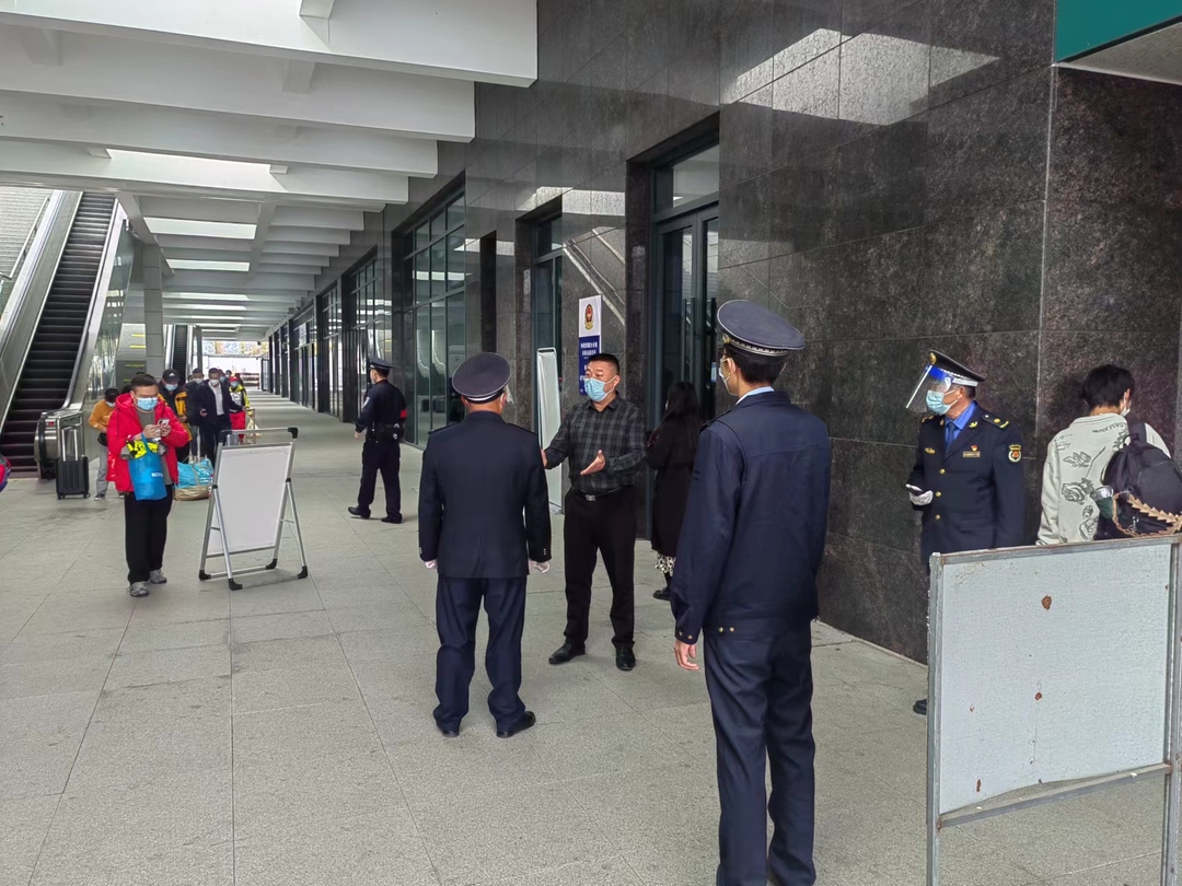 县城市管理应急大队高铁新城管理中队：守好高铁防疫关口