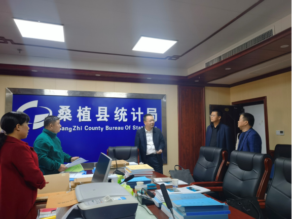 张金华在县委第二巡察组开展中期指导