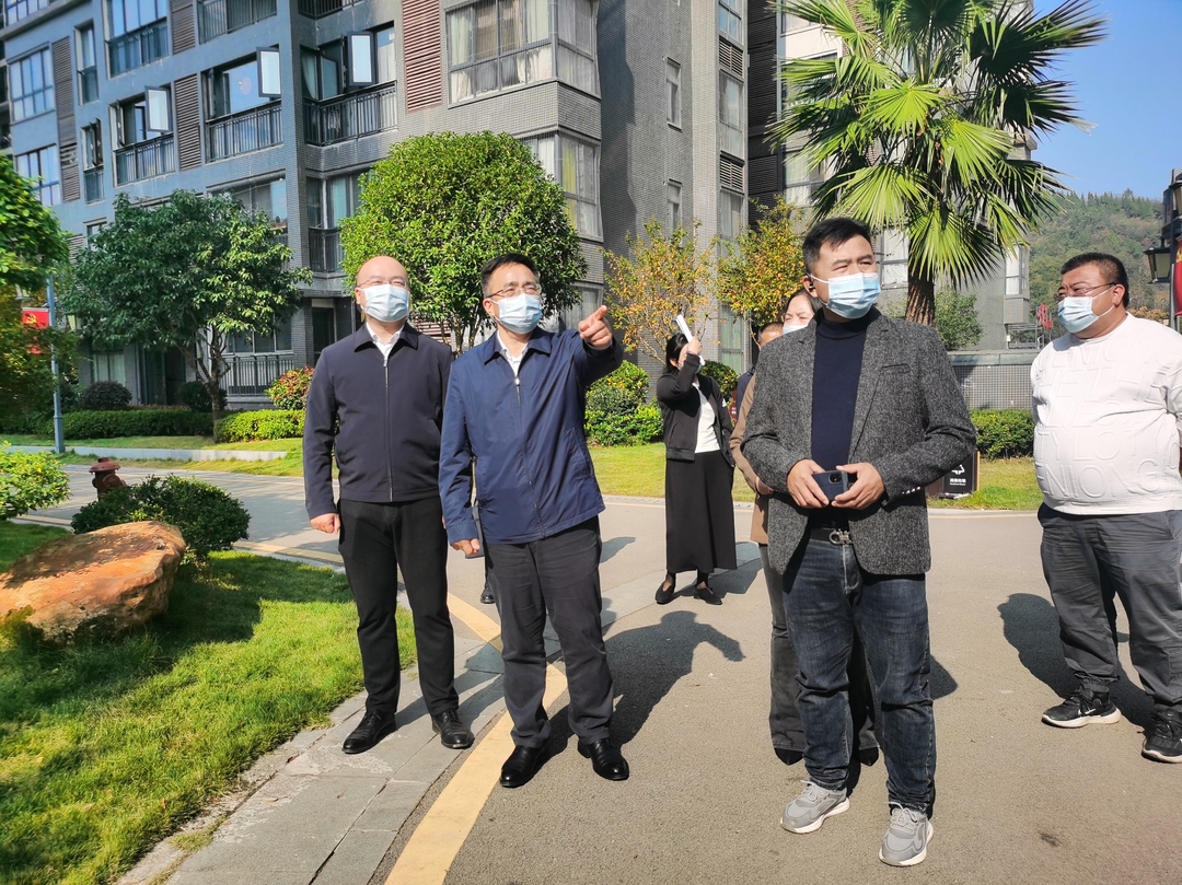 邓剑来我县开展《张家界市爱国卫生条例》执法检查