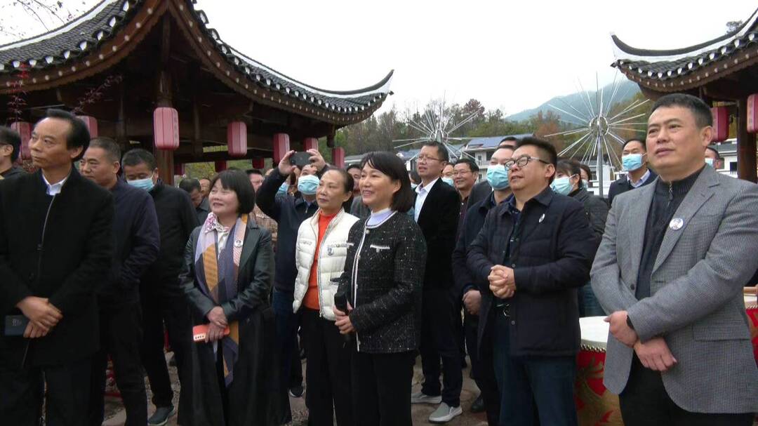 市委党校处级干部培训班学员赴桑植县开展党性教育