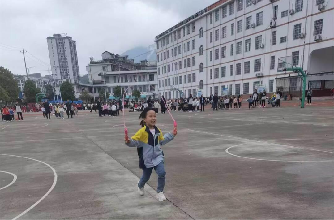 澧源镇一小举办“阳光体育 伴我成长” 第54届运动会系列活动