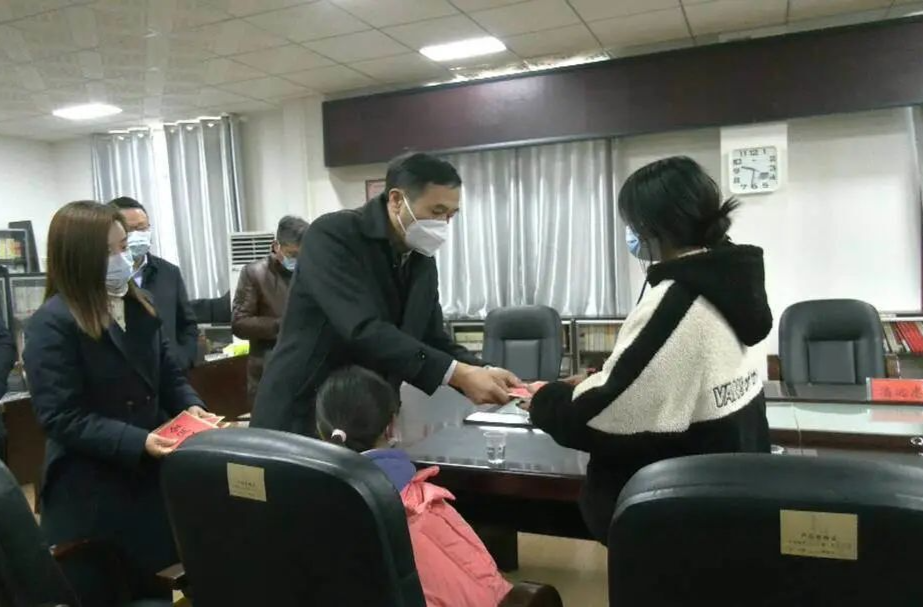 欧阳斌带队来桑走访慰问困难群众和优抚对象