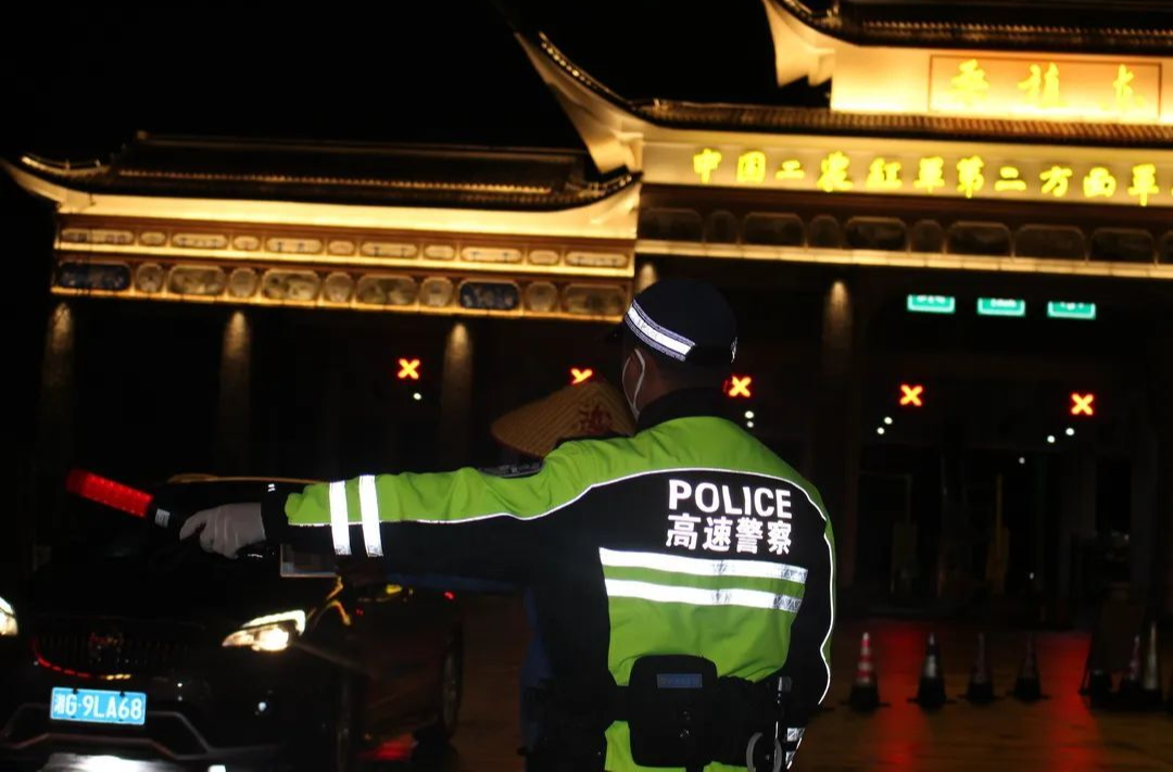 新春走基层 | 一路相护 平安“警”相随