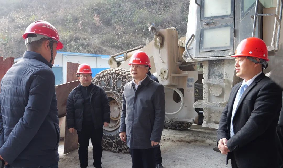 新春上班第一天 曹飞调研重点建设项目