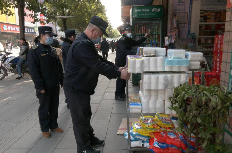县城管局：节后上班第一天 维护秩序保整洁