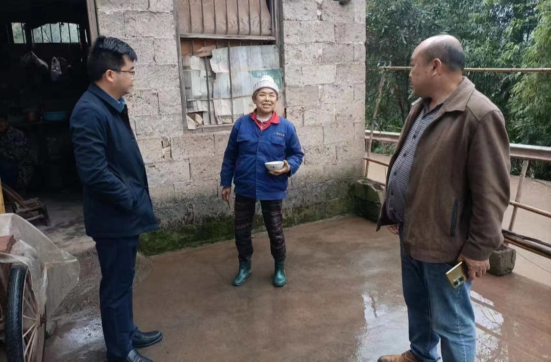风里雨里，陈家河镇全体干部奋战防汛一线保护你！