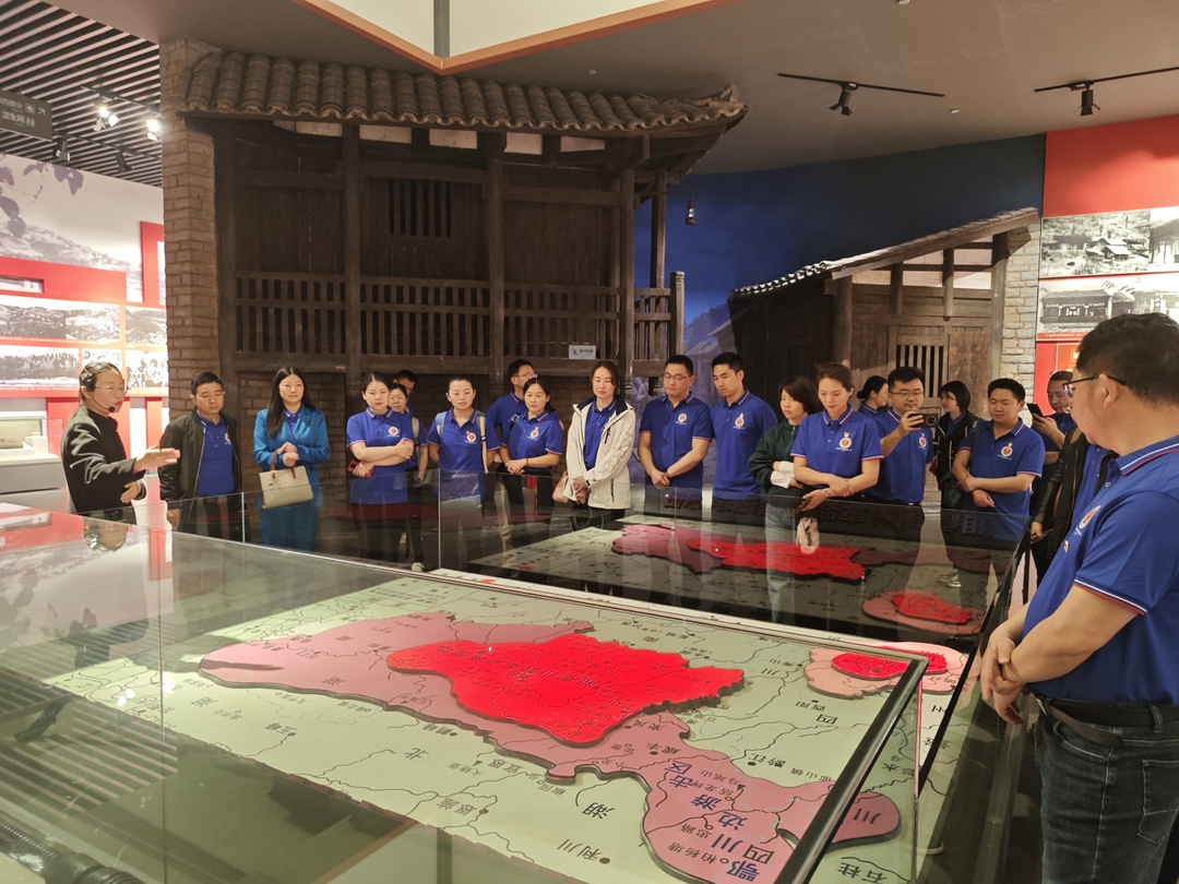 市委党校第33期中青1班临时党支部来我县开展主题党日活动和调研乡村振兴