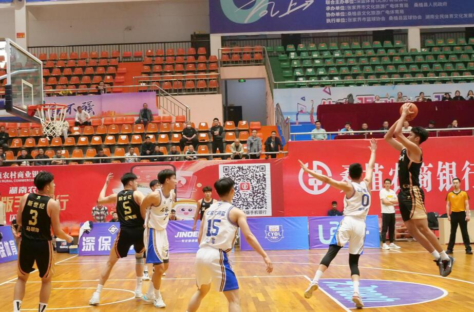 昨日赛事回顾：比赛渐入佳境 精彩场面不断