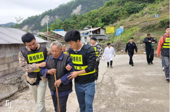 八大公山镇：以演促练 以练备战