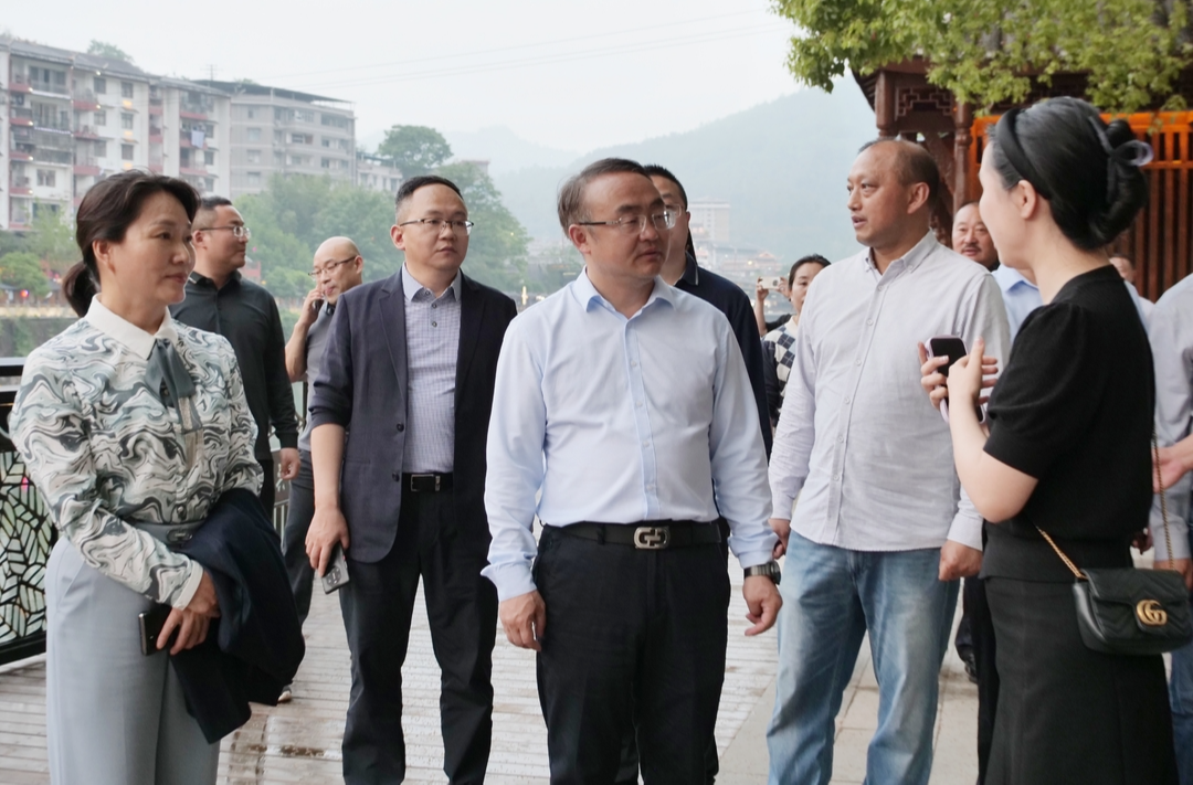 梁高武带队到湖北恩施州宣恩县考察
