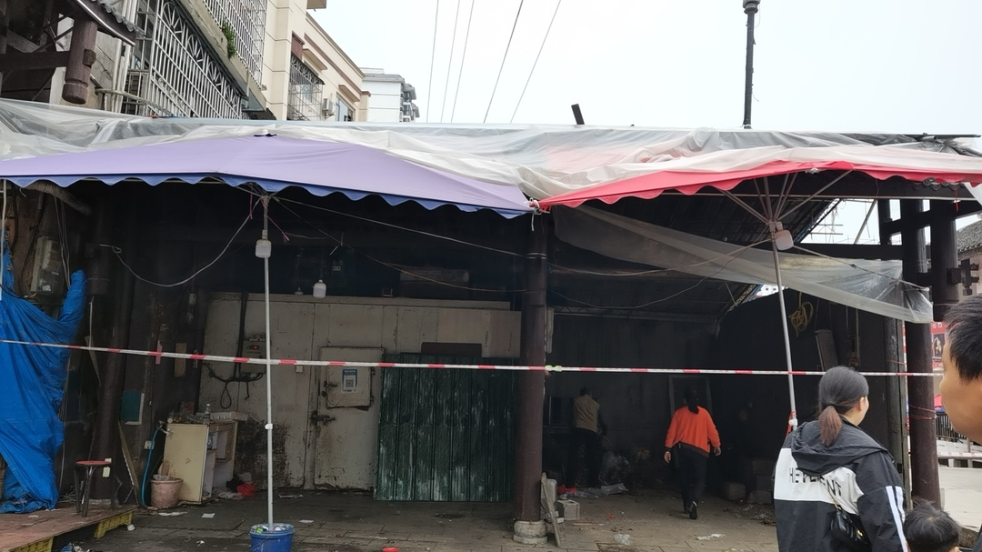 澧源镇：依法拆除违章建筑  打通便民通道